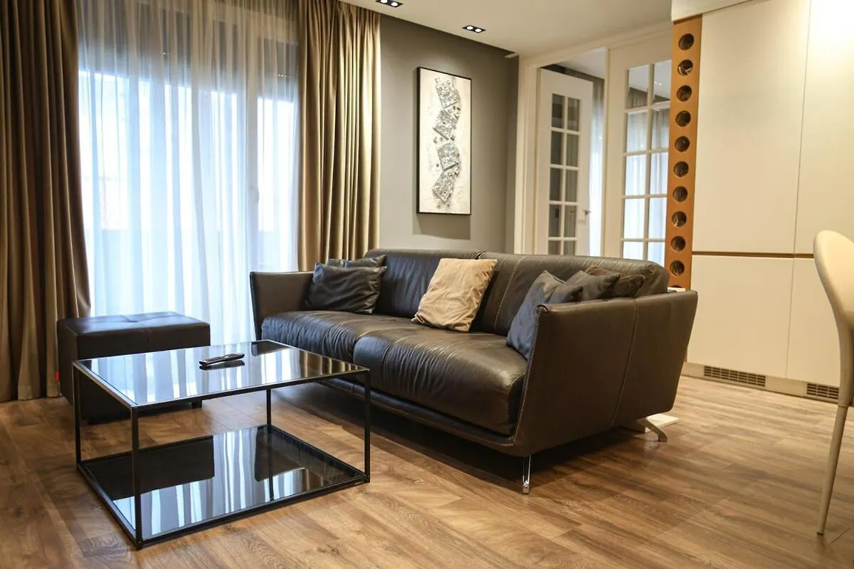 Miku Apartment-Luxurious 2Bd Private Parking ティラナ