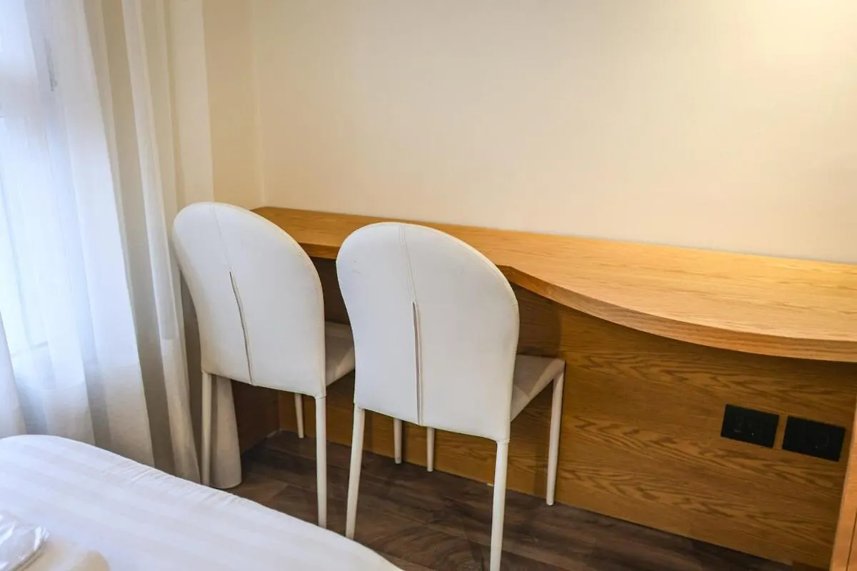 Miku Apartment-Luxurious 2Bd Private Parking ティラナ