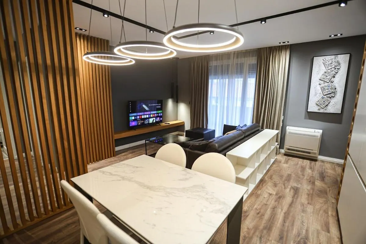 Miku Apartment-Luxurious 2Bd Private Parking ティラナ 0*,  アルバニア